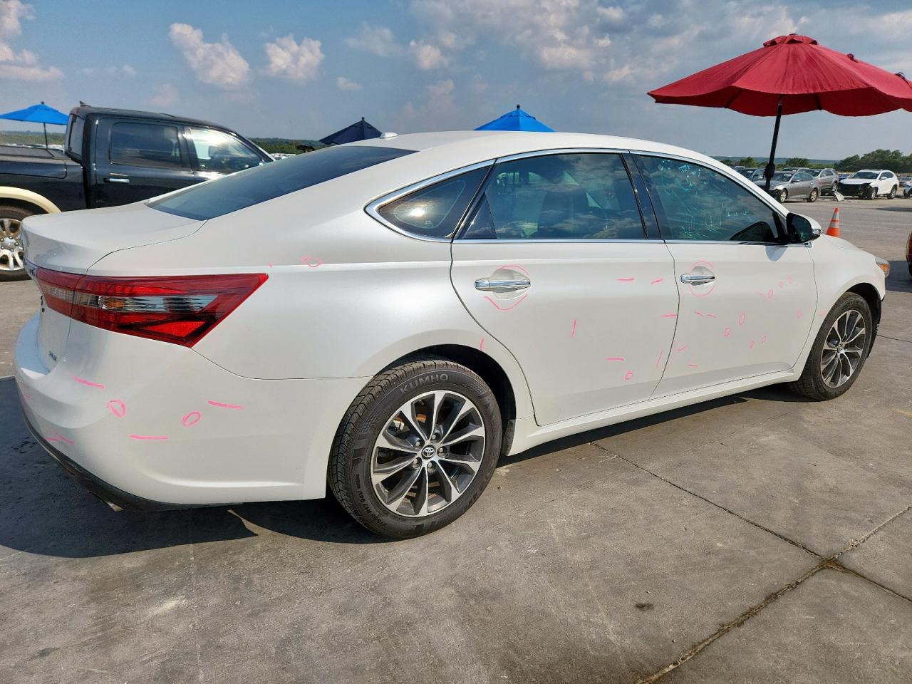 TOYOTA AVALON XLE