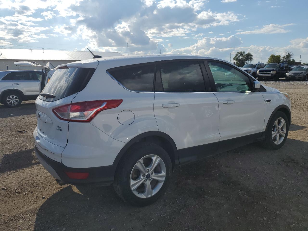 FORD ESCAPE SE