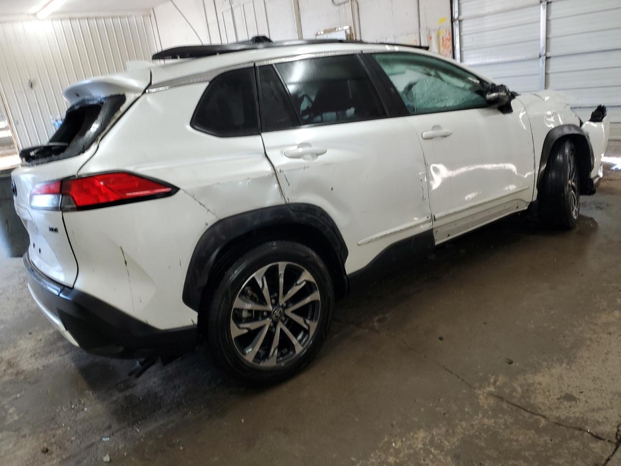 TOYOTA COROLLA CROSS XLE