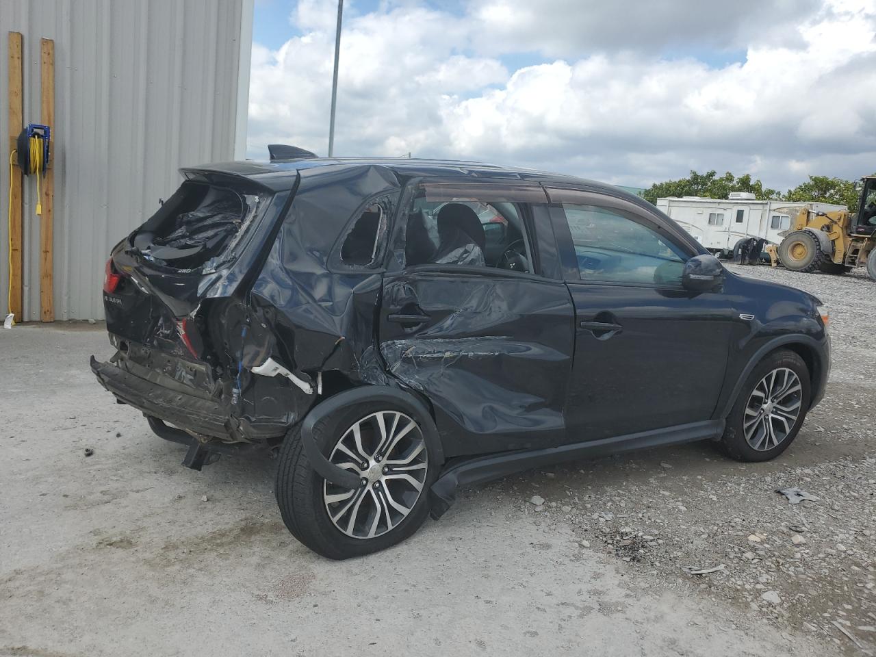 Lot #3315647771 2017 MITSUBISHI OUTLANDER