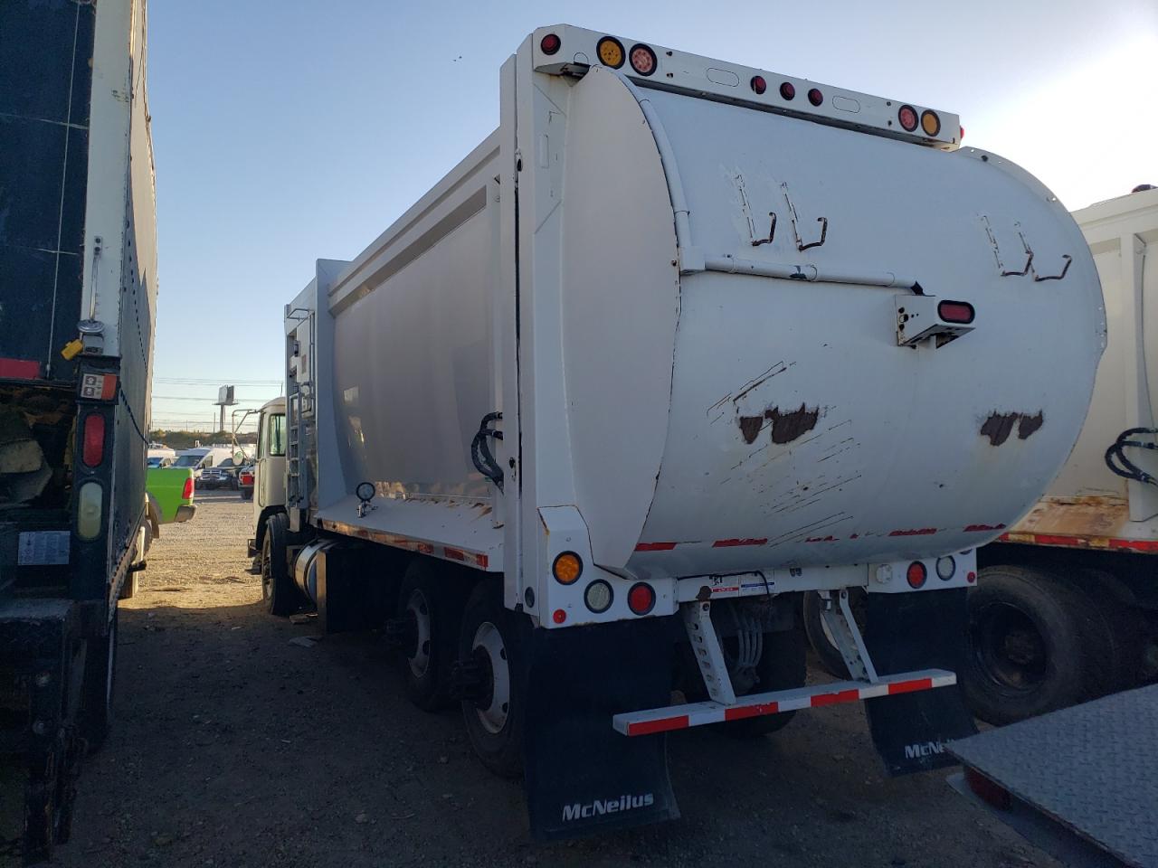 Lot #3247732278 2011 AUTOCAR LLC XPEDITOR