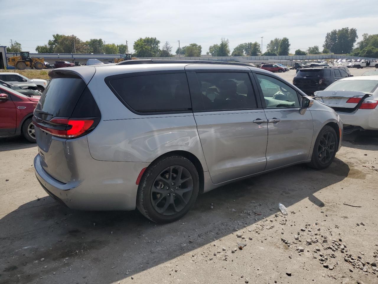 CHRYSLER PACIFICA TOURING L