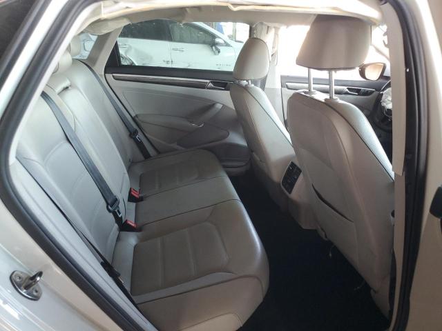 2018 VOLKSWAGEN PASSAT SE - 1VWBA7A30JC001282