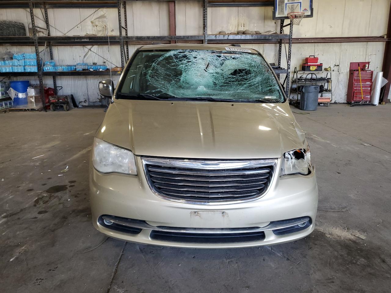 CHRYSLER TOWN & COUNTRY TOURING L