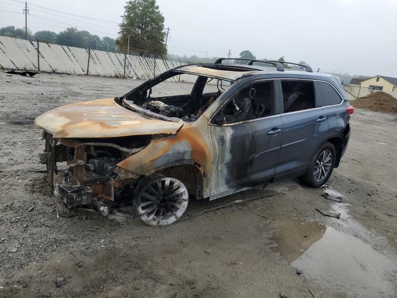 TOYOTA HIGHLANDER SE