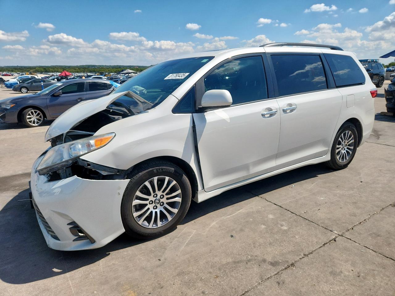 TOYOTA SIENNA XLE