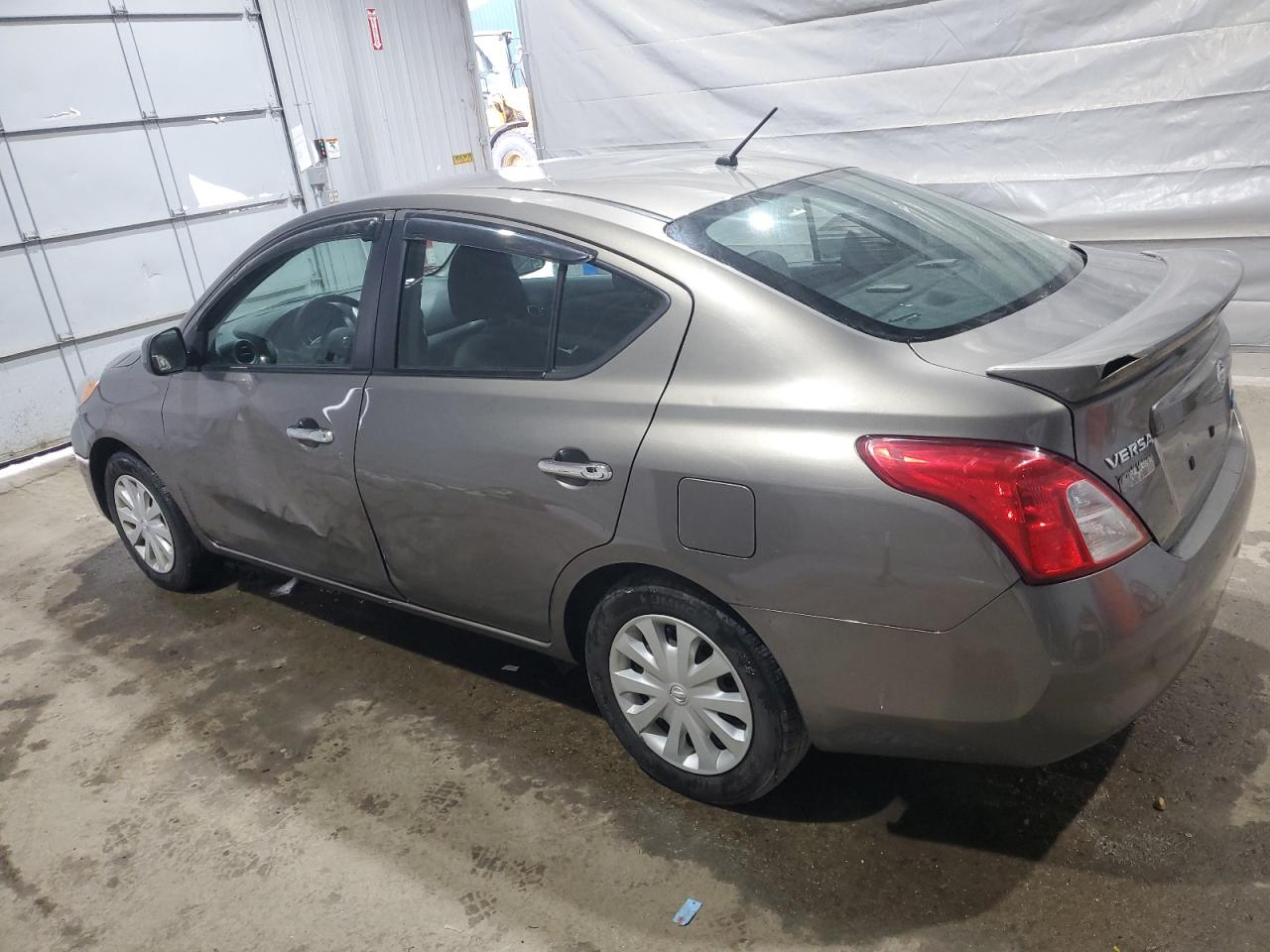 NISSAN VERSA S