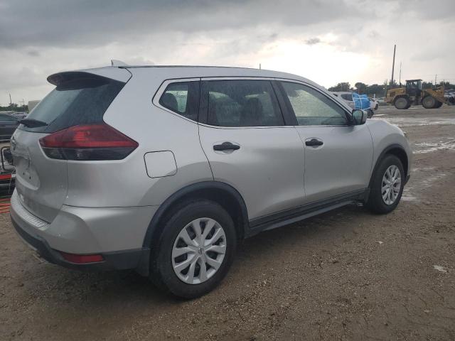 NISSAN ROGUE S 2019 silver  gas 5N1AT2MV3KC829011 photo #4