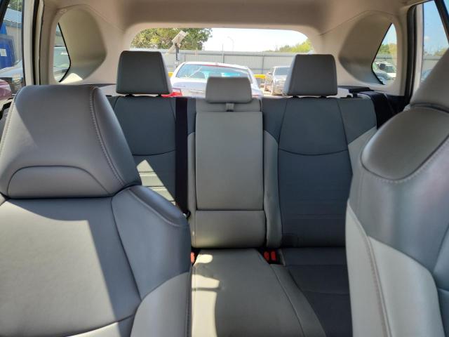 2019 TOYOTA RAV4 XLE PREMIUM - JTMA1RFV3KJ014187