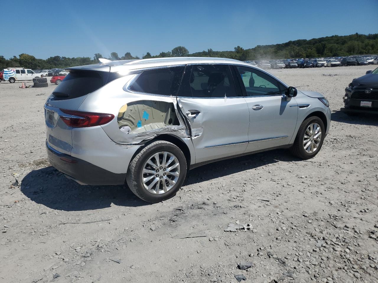 BUICK ENCLAVE ESSENCE