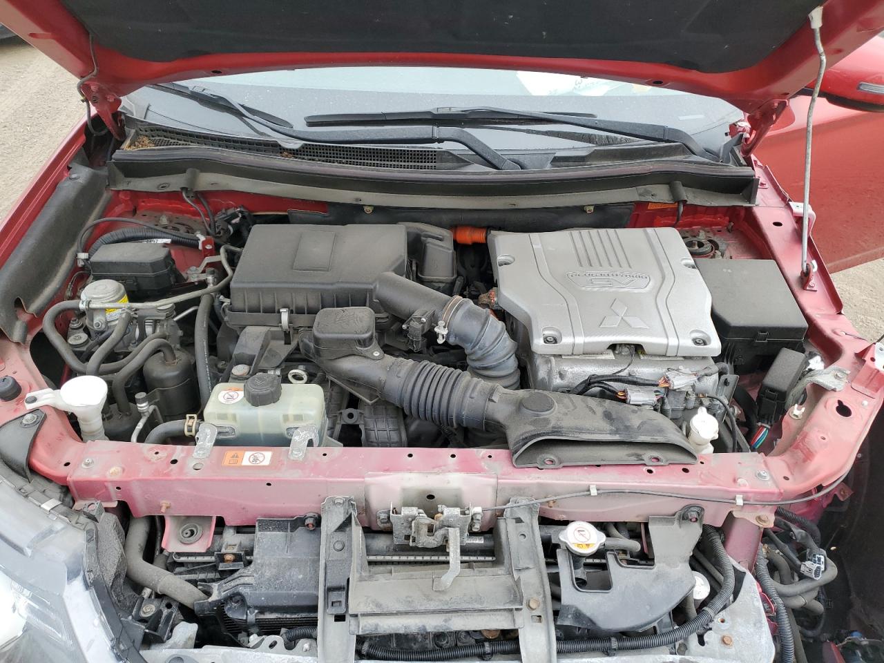 MITSUBISHI OUTLANDER SE