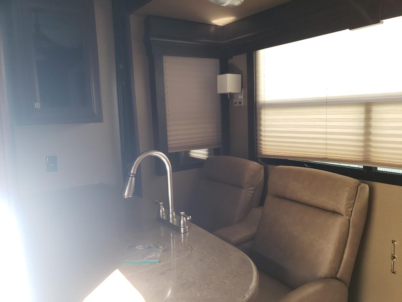 Lot #3281789922 2015 KEYSTONE UNKNOWN