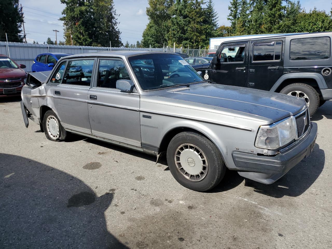 Lot #3308233211 1991 VOLVO 240