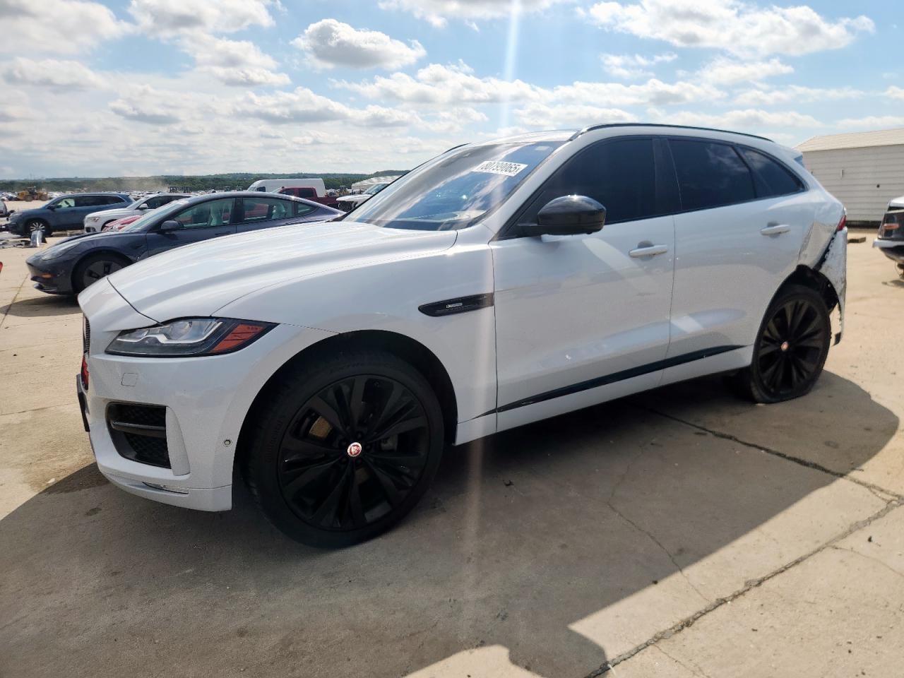 JAGUAR F-PACE R - SPORT