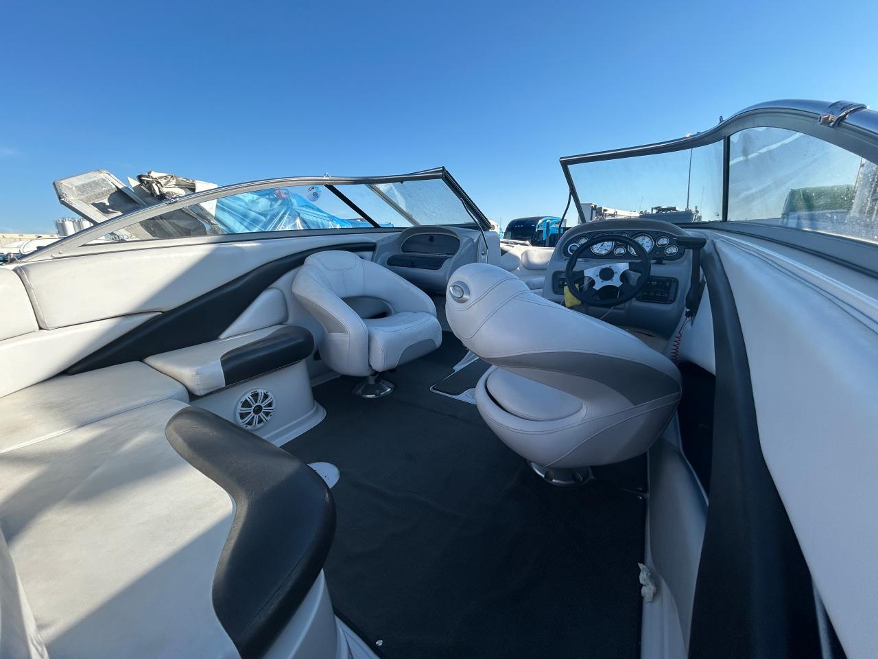 Lot #3257140220 2006 BLUE WATER BOAT
