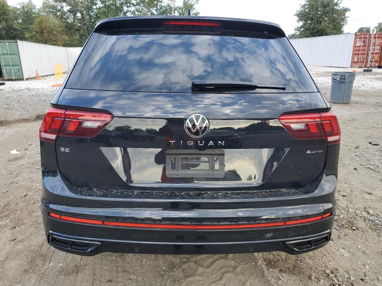 VOLKSWAGEN TIGUAN SE R-LINE BLACK