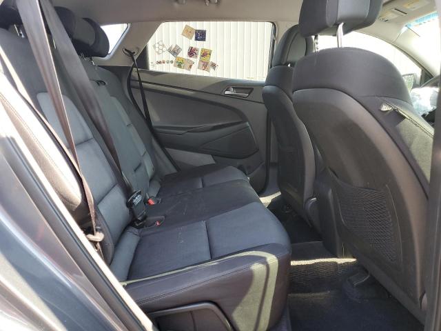 2017 HYUNDAI TUCSON SE KM8J23A47HU510010