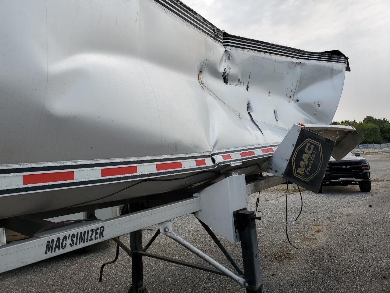 Lot #3265946527 2010 MAC UNKNOWN