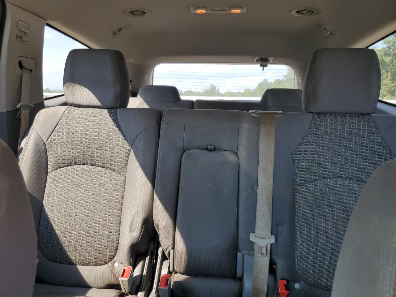 CHEVROLET TRAVERSE LS