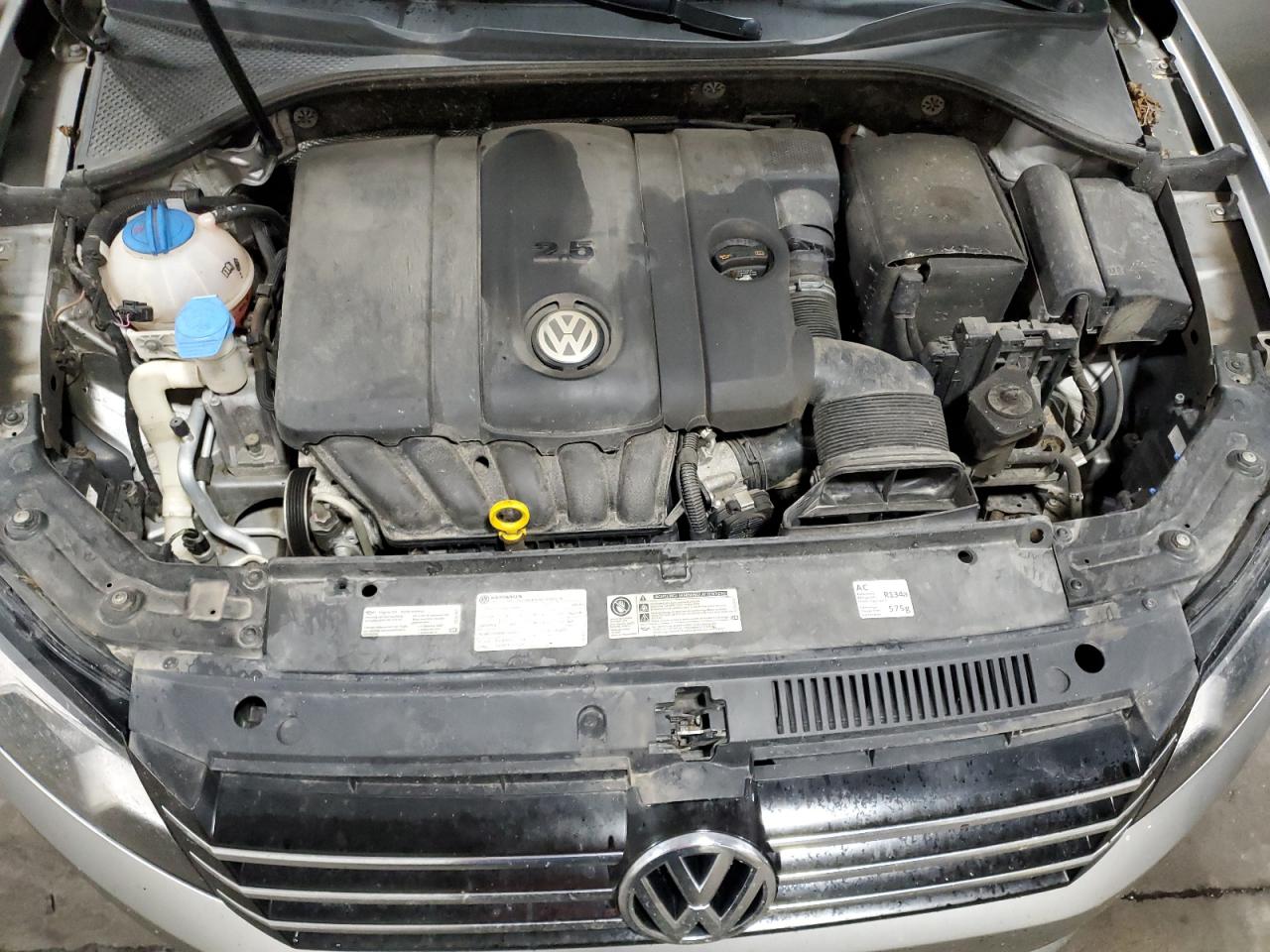 VOLKSWAGEN PASSAT SE