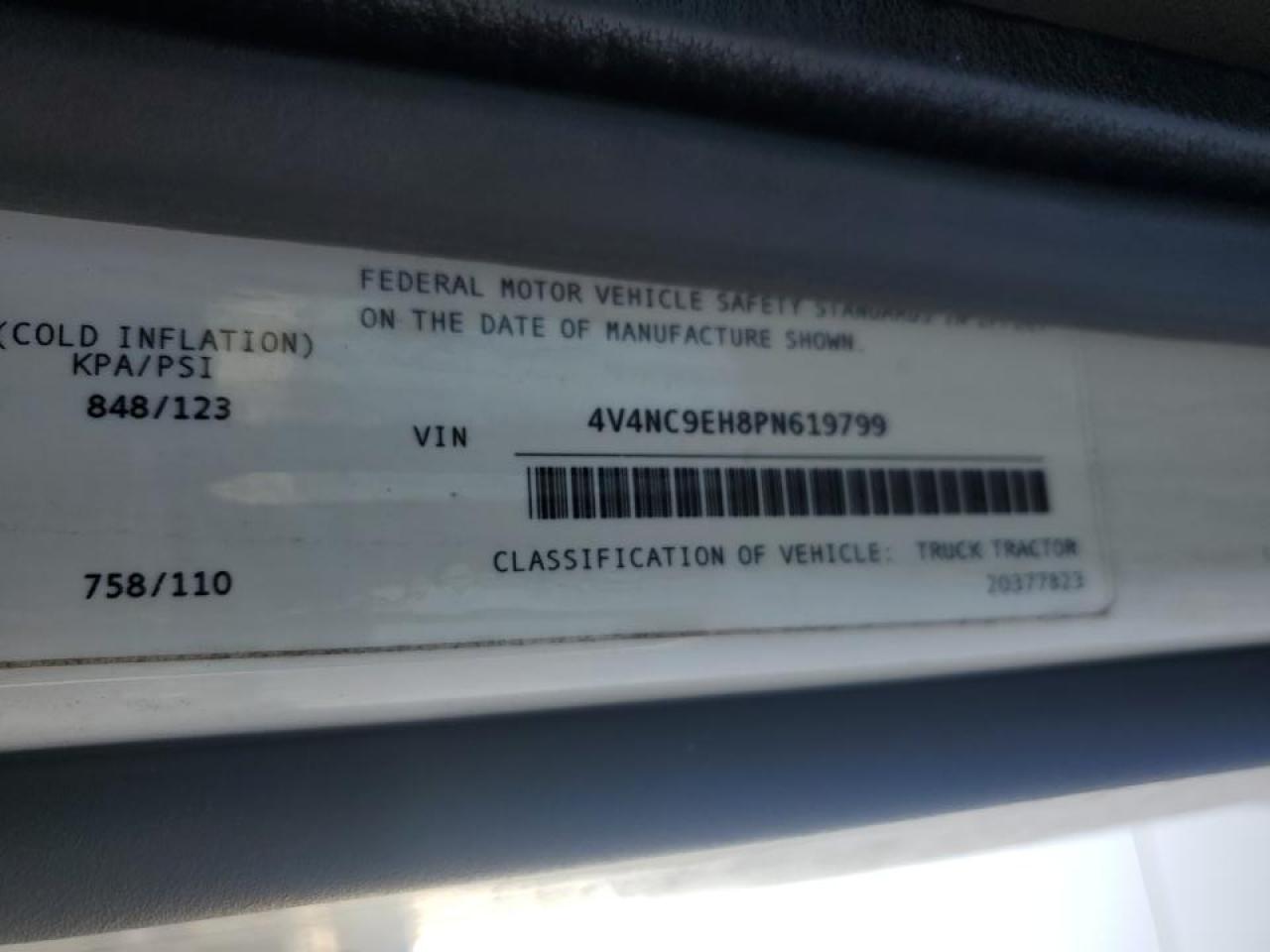 Lot #3254682177 2023 VOLVO VNL