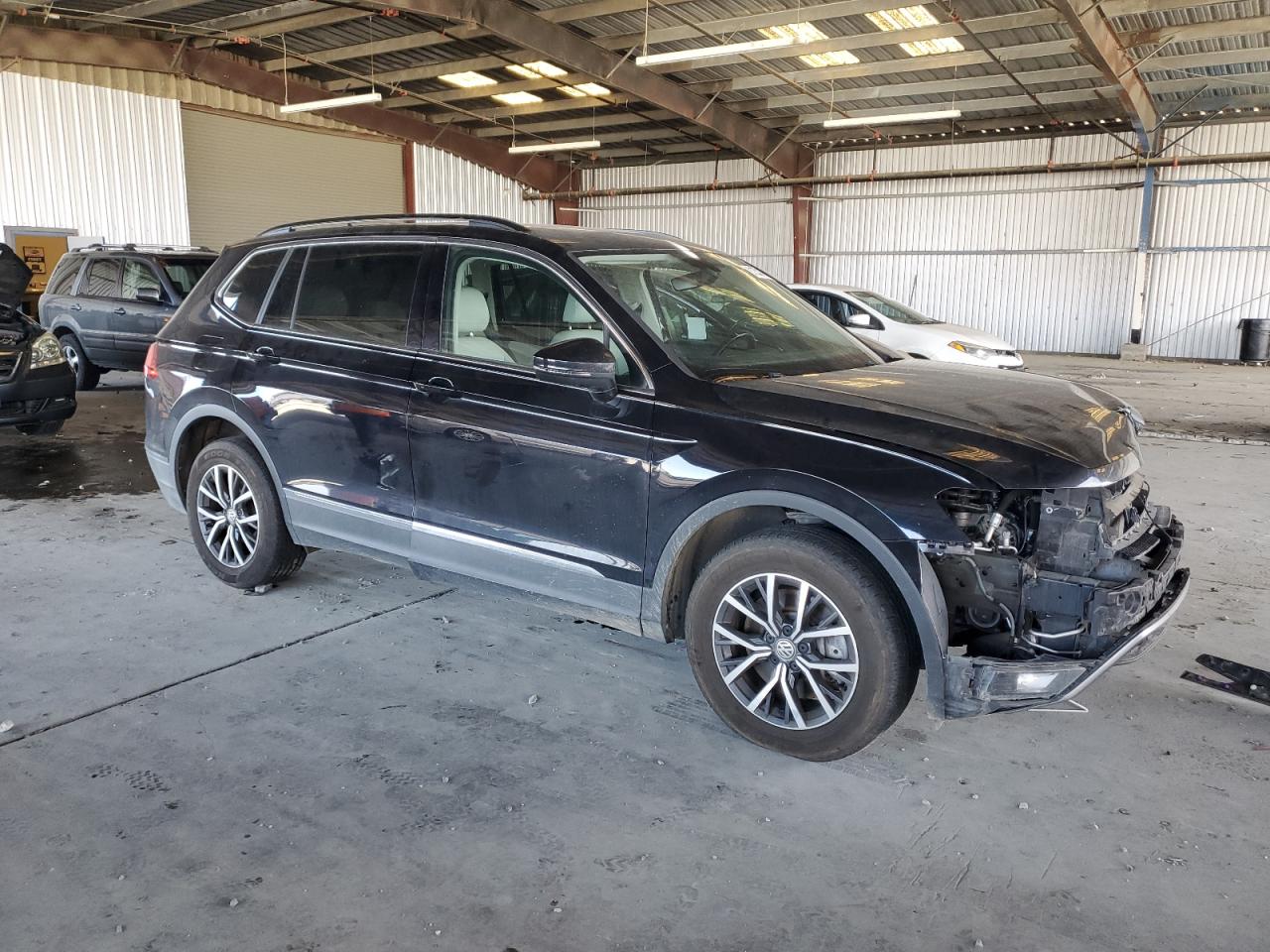 VOLKSWAGEN TIGUAN SE