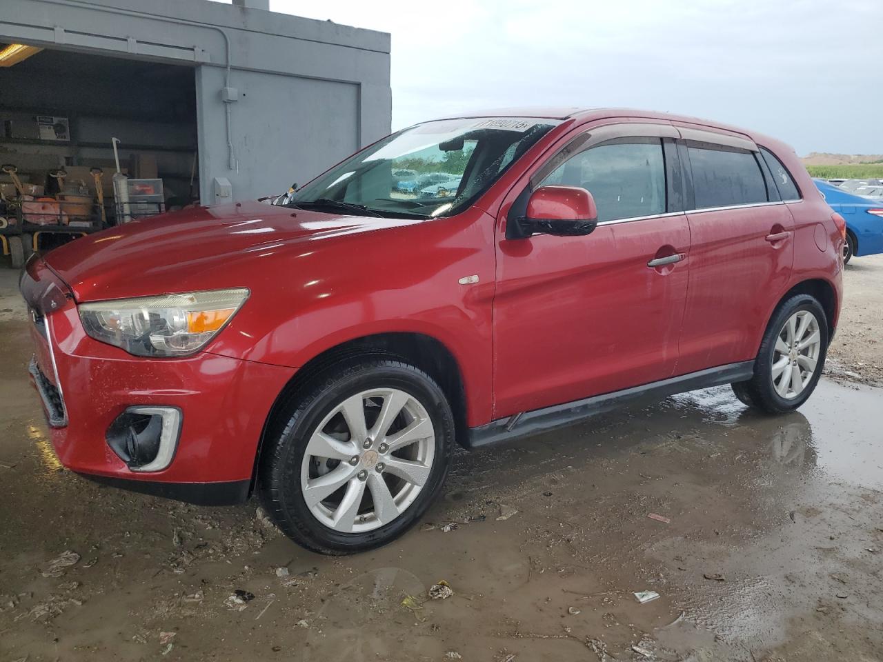 MITSUBISHI OUTLANDER SE