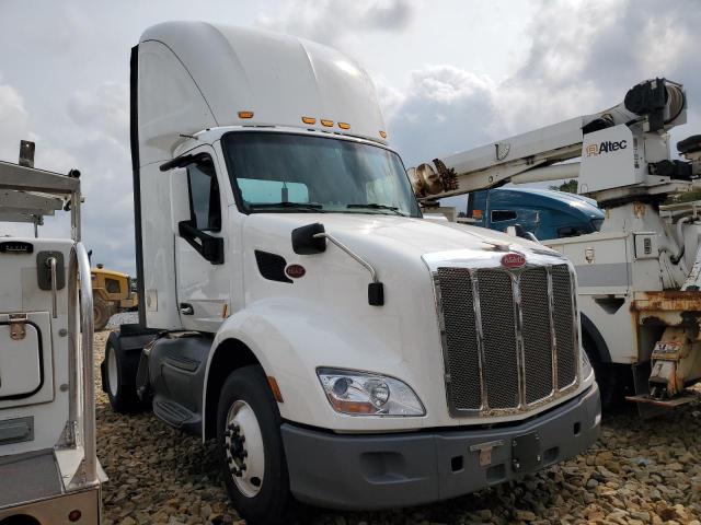 Global Auto Auctions: 2021 PETERBILT TRACTOR 579