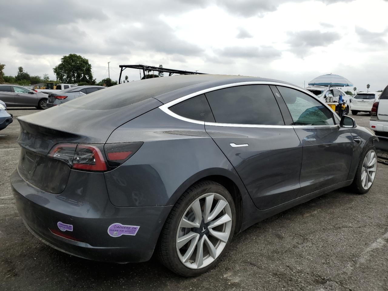 TESLA MODEL 3