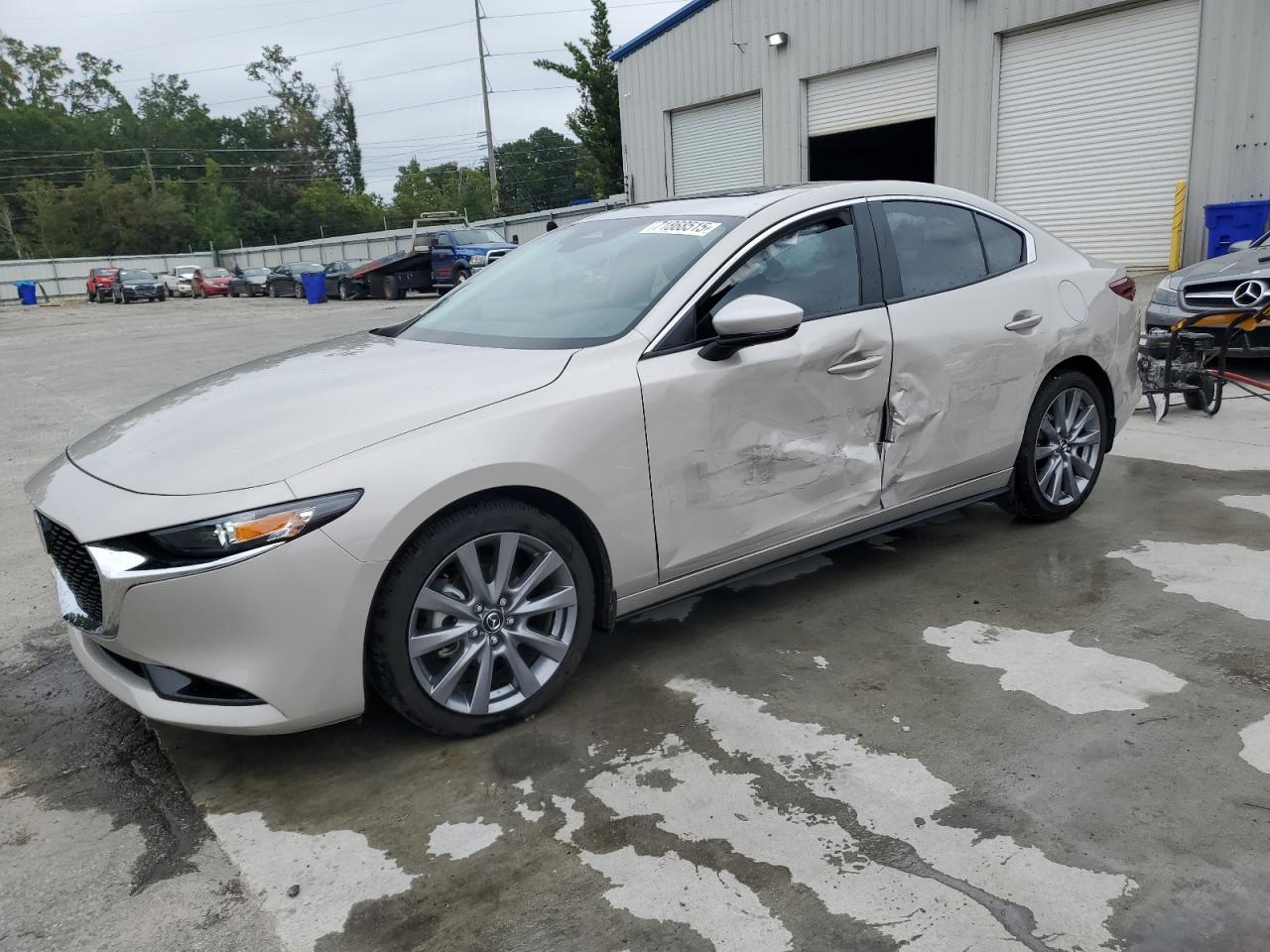 MAZDA 3 PREFERRED