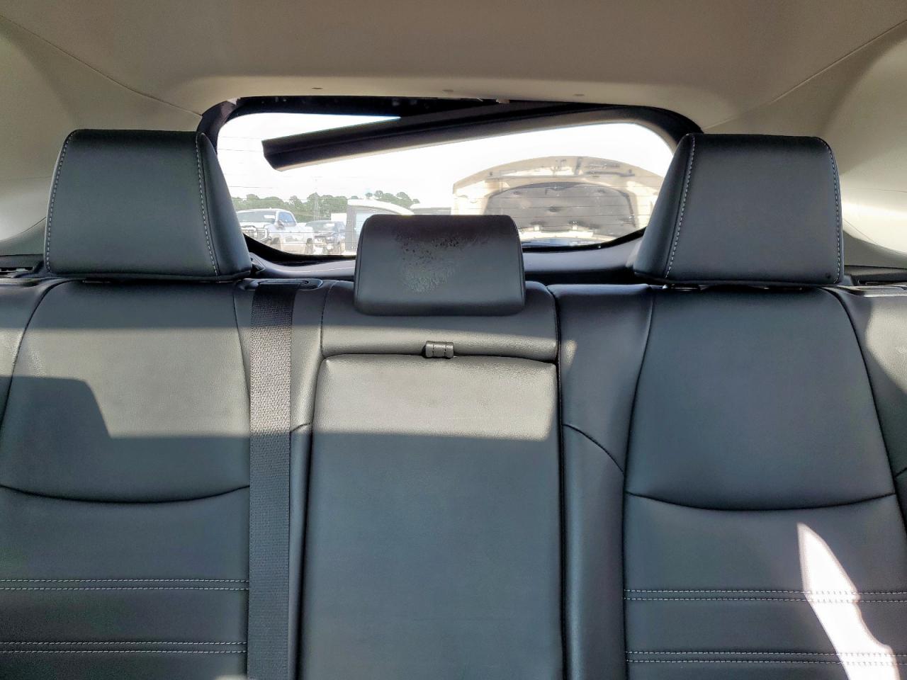 TOYOTA RAV4 XLE PREMIUM