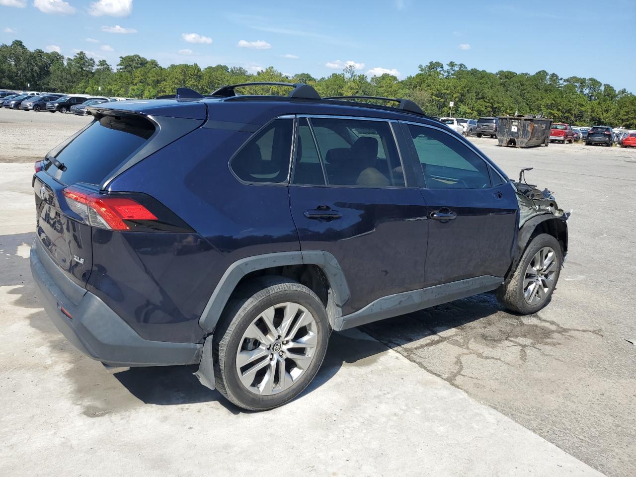 TOYOTA RAV4 XLE PREMIUM