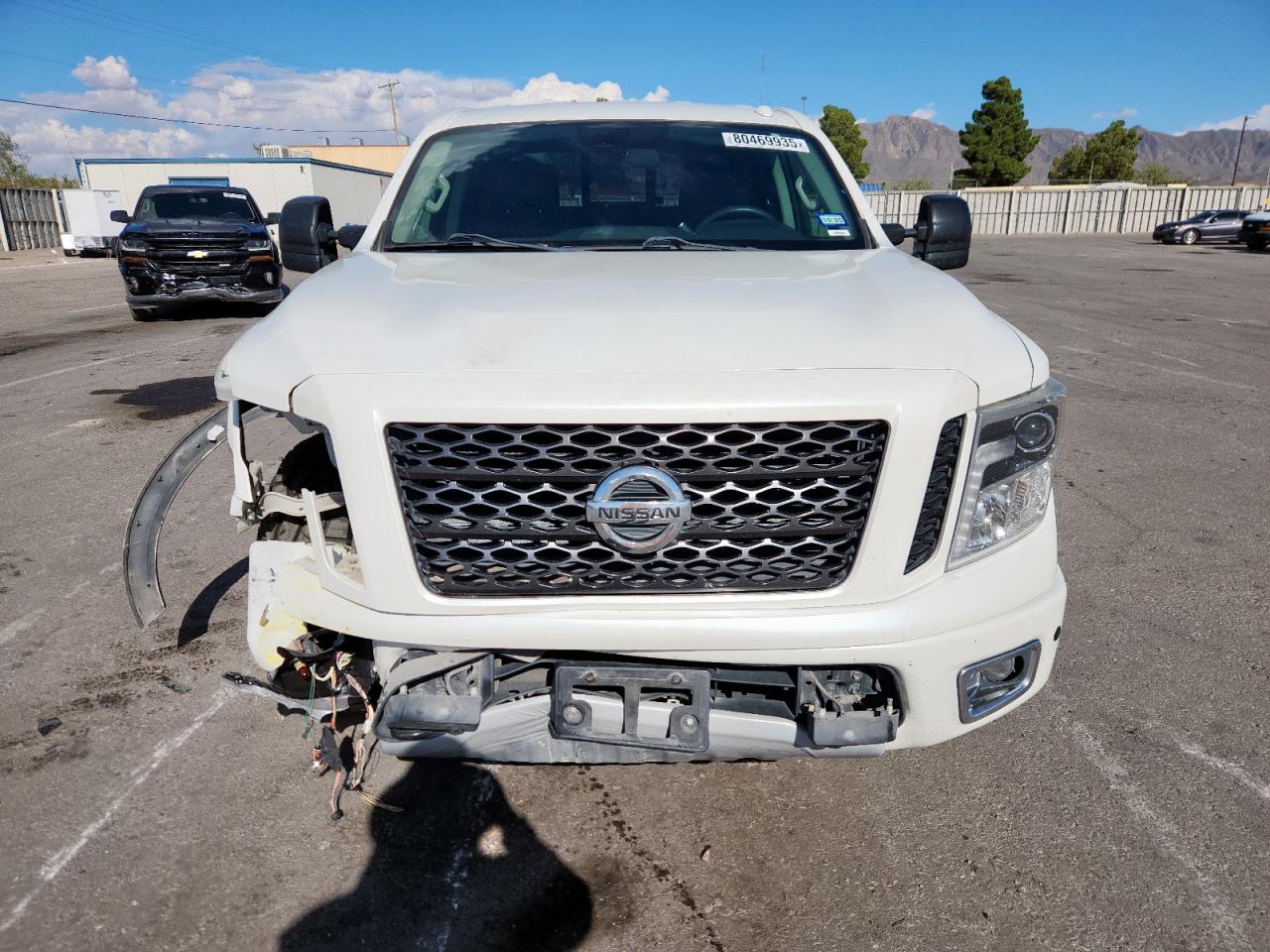 NISSAN TITAN SV