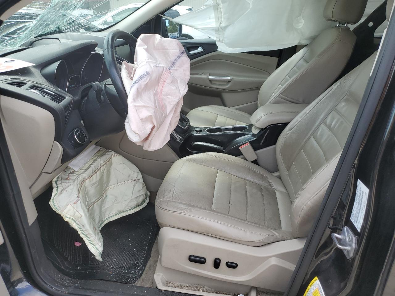 FORD ESCAPE TITANIUM