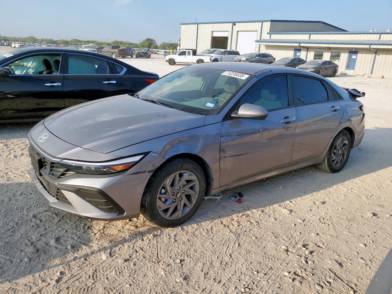 HYUNDAI ELANTRA BLUE