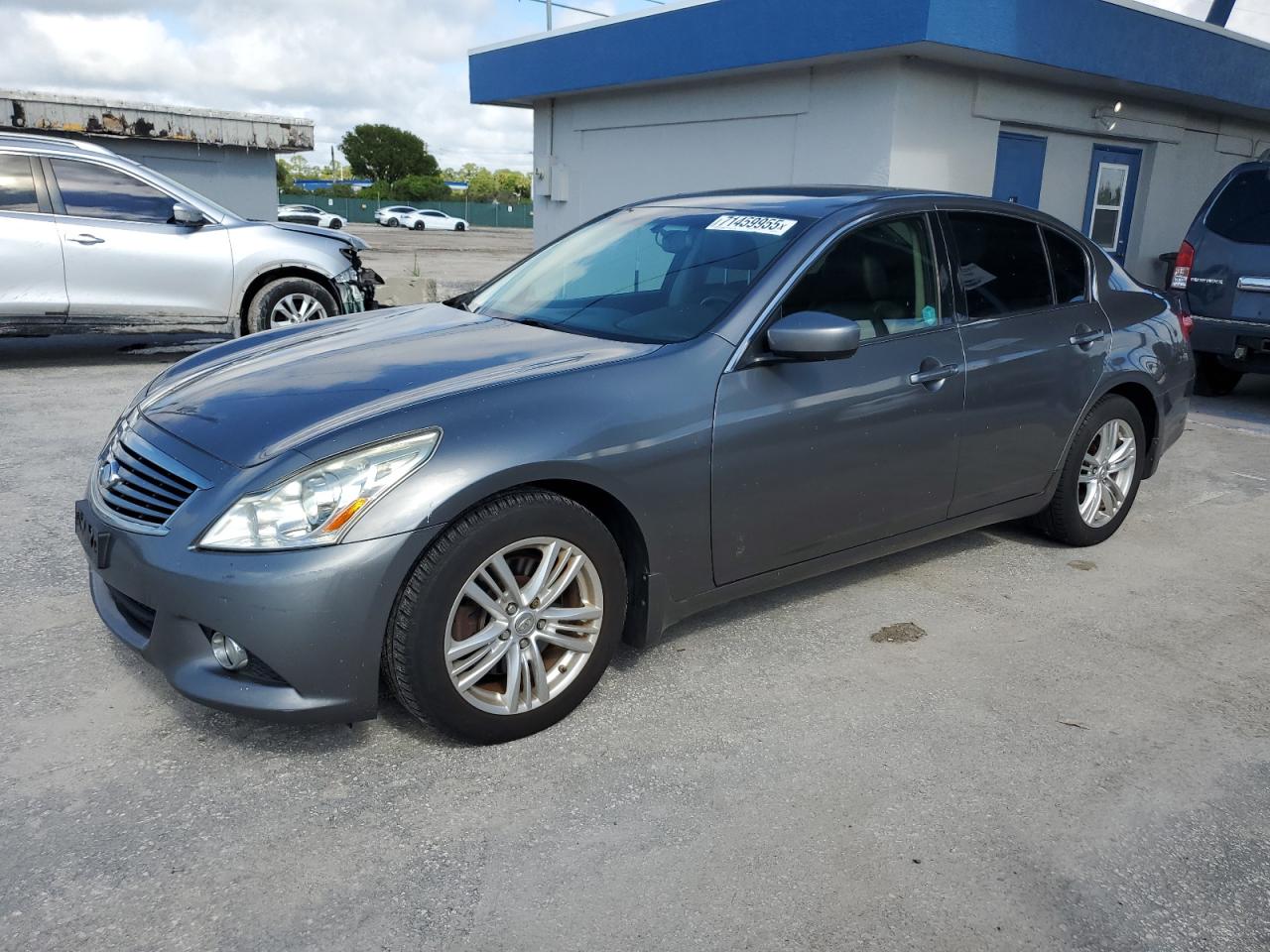 INFINITI G37