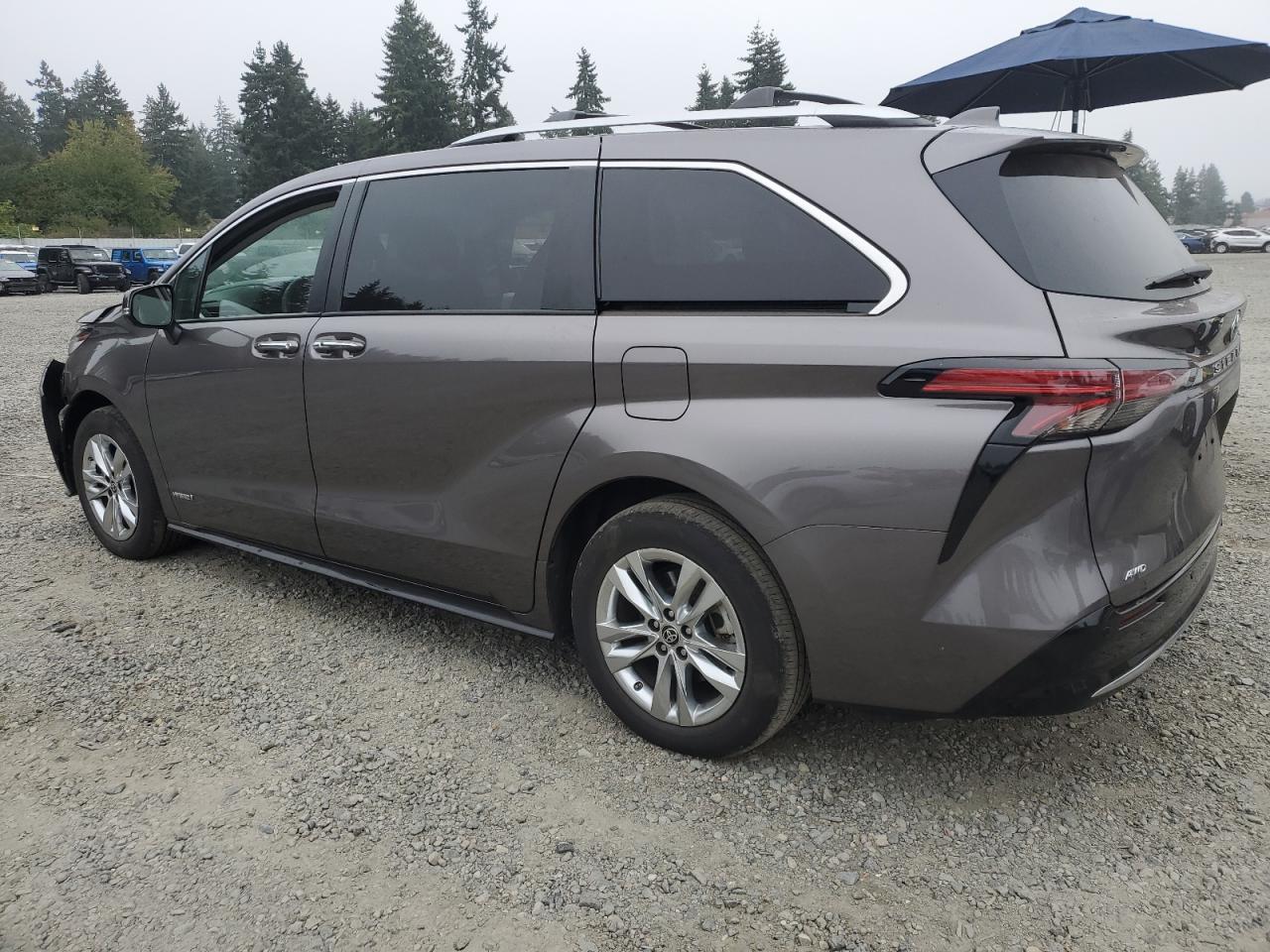 TOYOTA SIENNA LIMITED