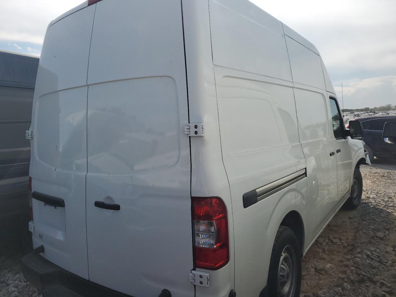 NISSAN NV2500 2500 S