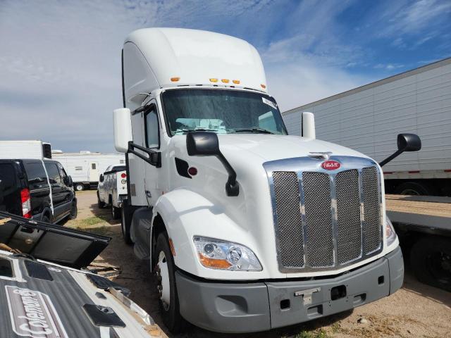 Global Auto Auctions: 2018 PETERBILT TRACTOR 579