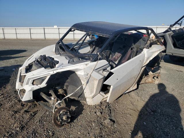 2018 CAN-AM MAVERICK 3JBVGAW22JK000031