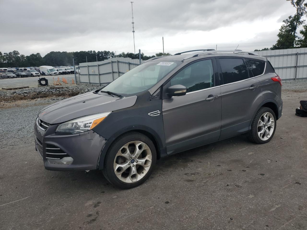 FORD ESCAPE TITANIUM