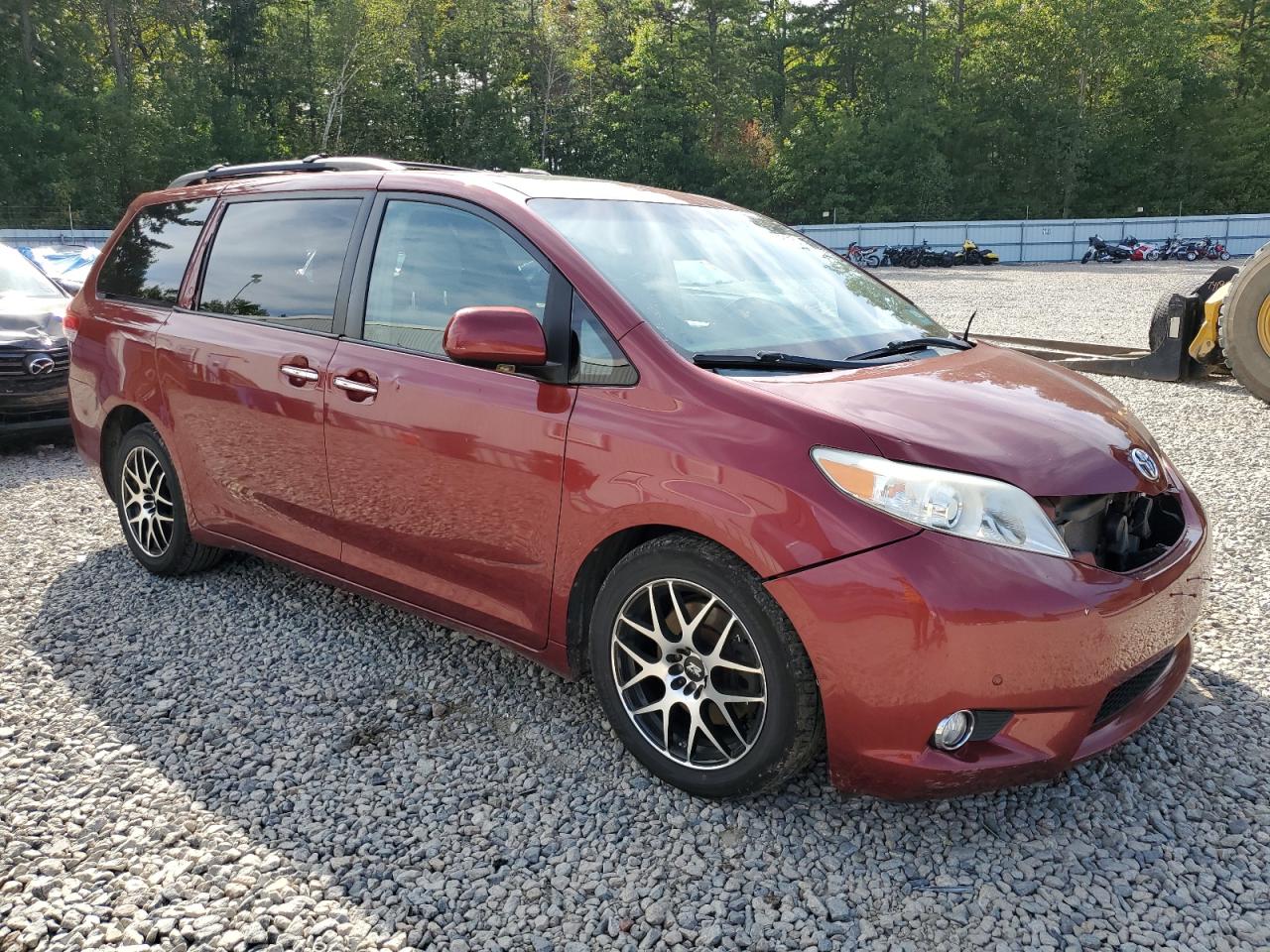 TOYOTA SIENNA XLE
