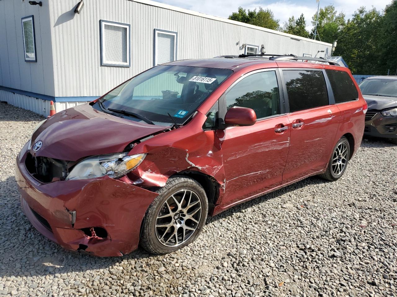 TOYOTA SIENNA XLE