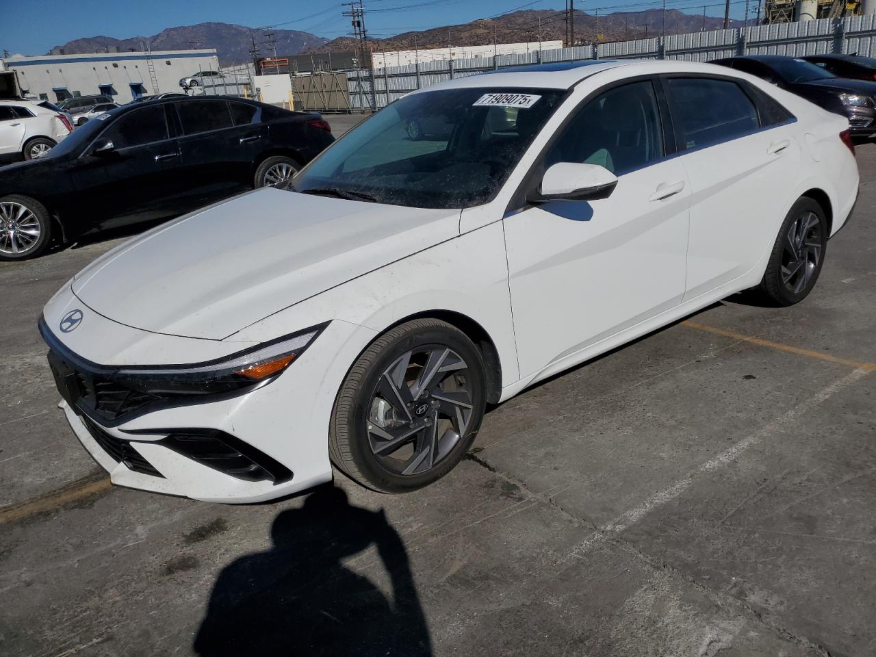 HYUNDAI ELANTRA LIMITED