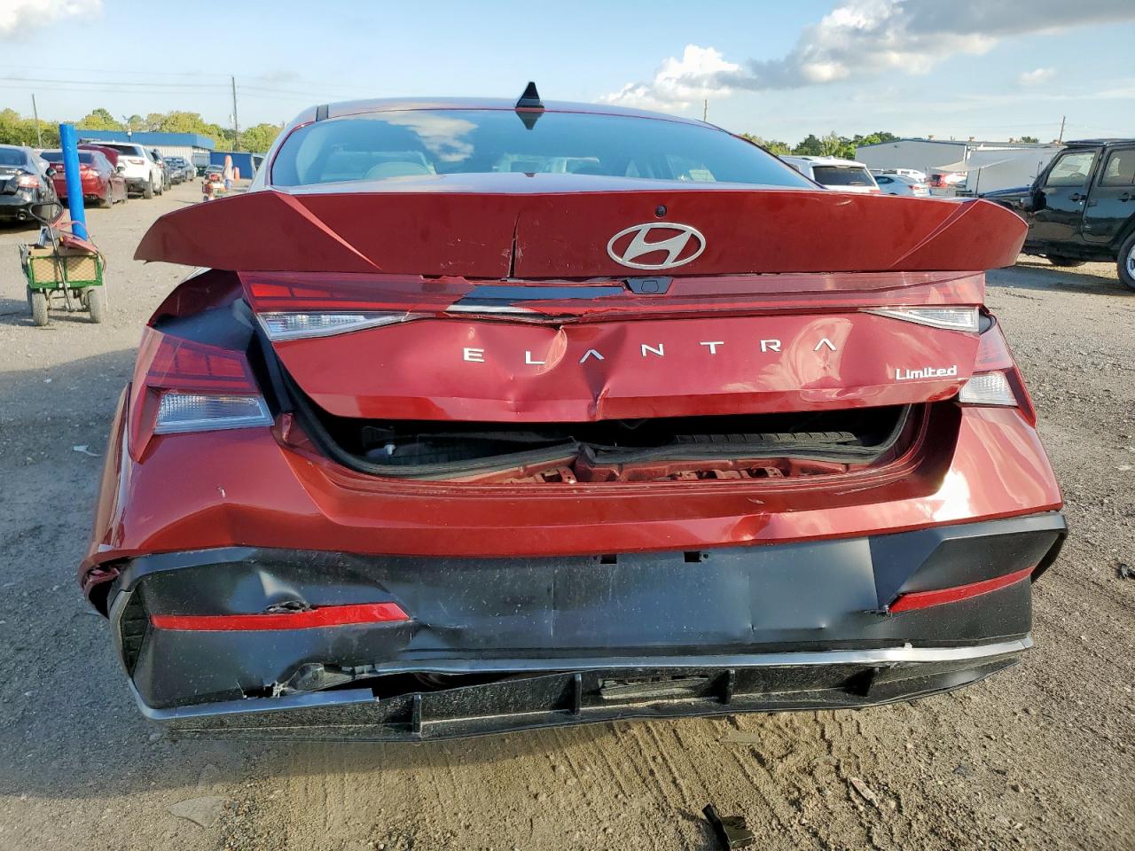 HYUNDAI ELANTRA LIMITED