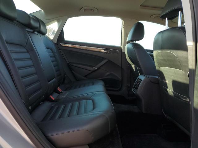 2016 VOLKSWAGEN PASSAT SEL 1VWCM7A32GC061939