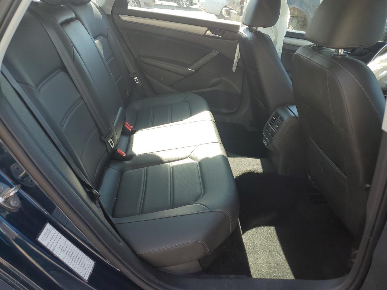 VOLKSWAGEN PASSAT SE