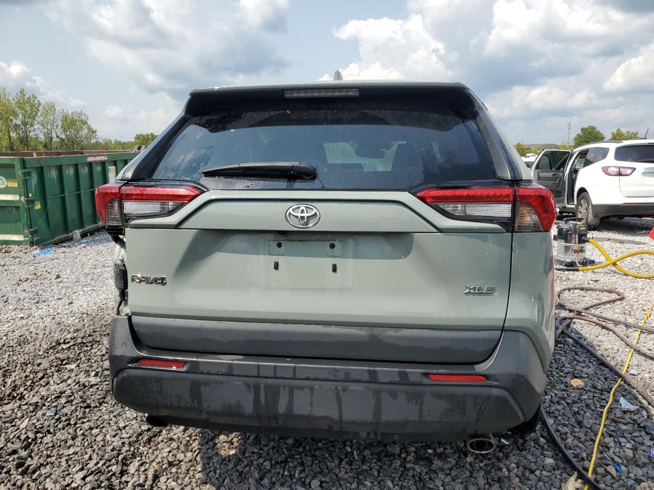 TOYOTA RAV4 XLE PREMIUM