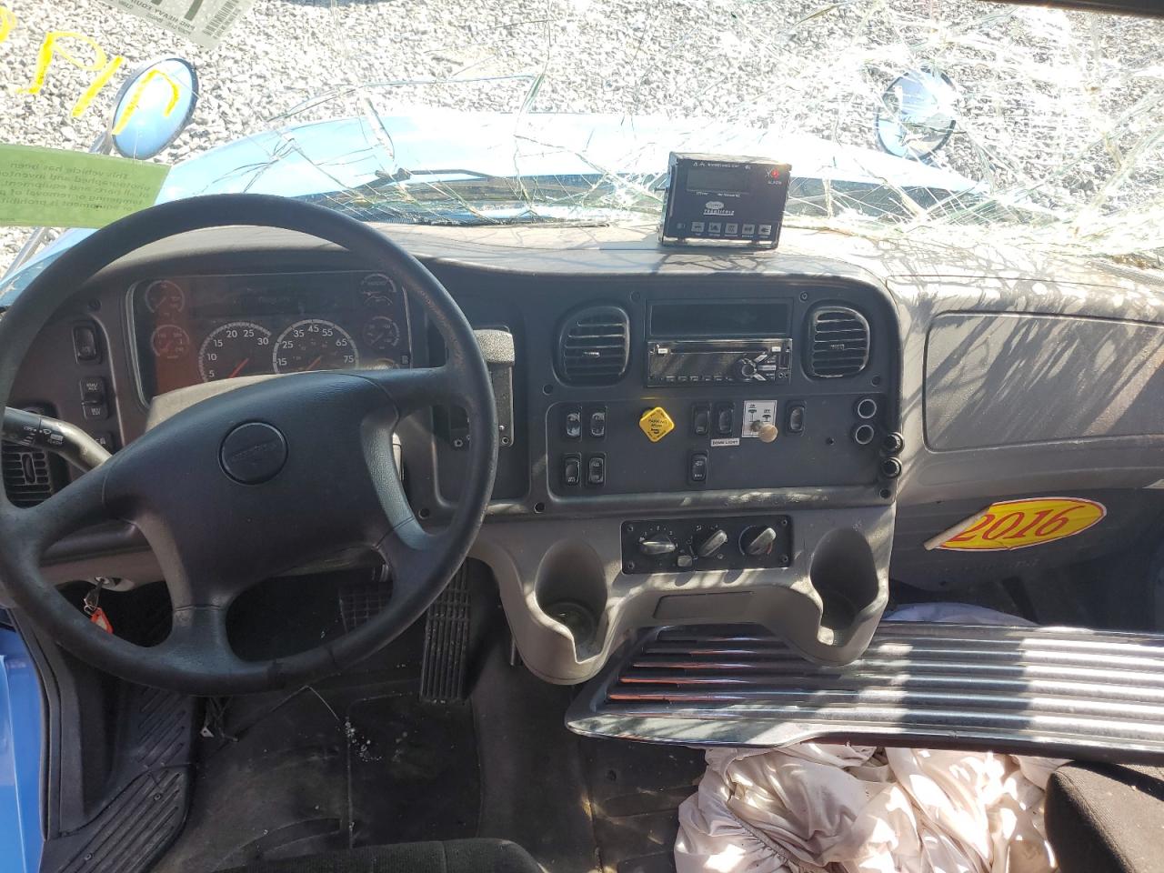 Lot #3277136943 2016 FREIGHTLINER M2 106 MED