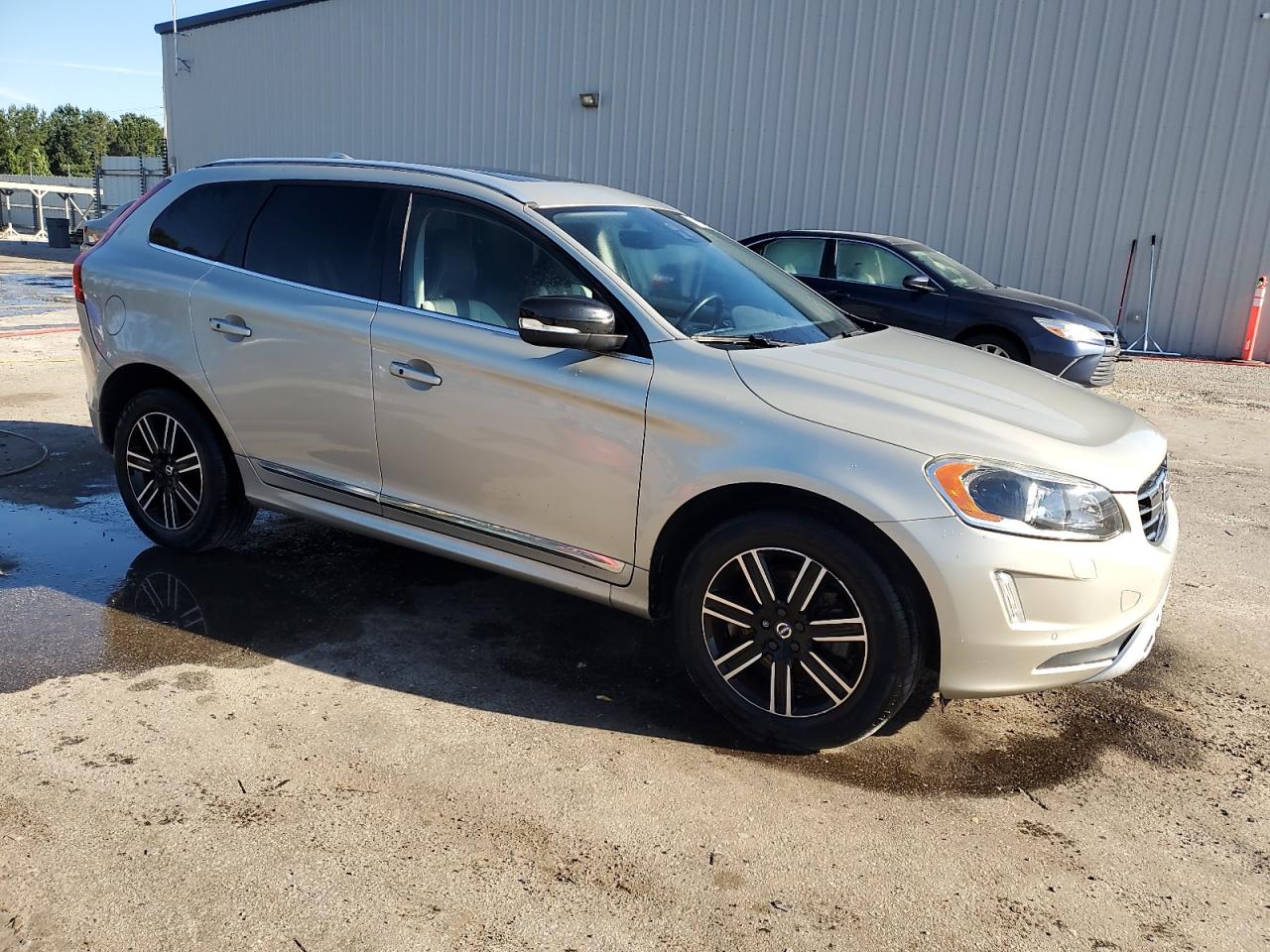 VOLVO XC60 T5 DYNAMIC